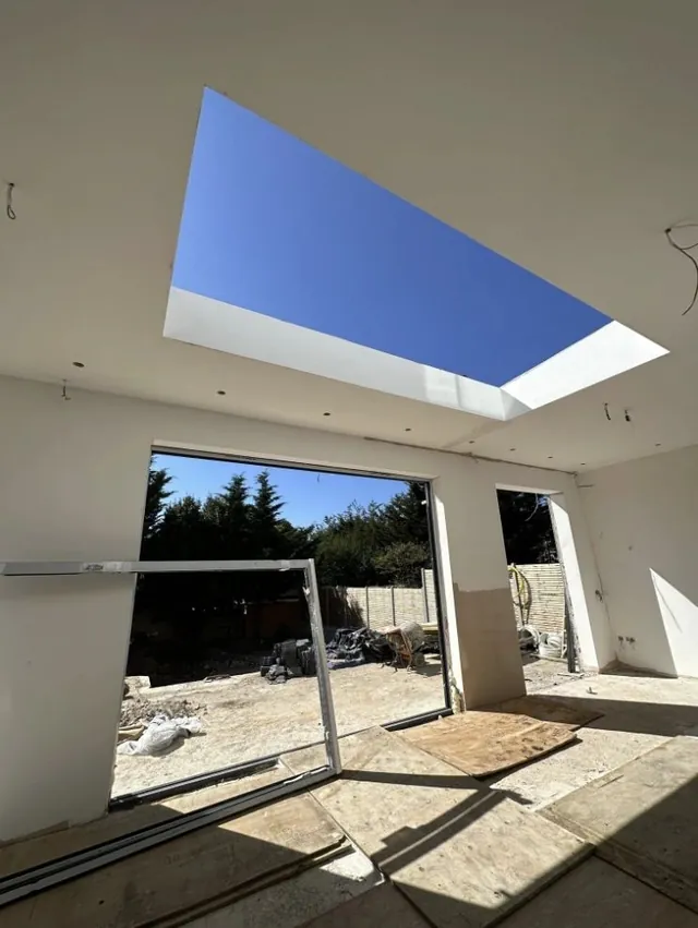Extension shell with roof light opening